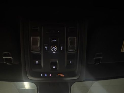 Used 2023 GMC Yukon XL AT4 w/ AT4 Premium Package image 16