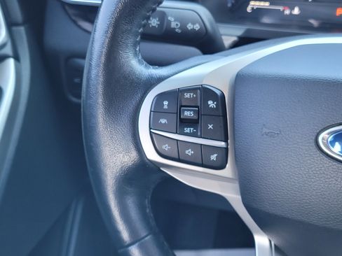 Used 2021 Ford Explorer Limited w/ Equipment Group 301A AWD/4WD image 14