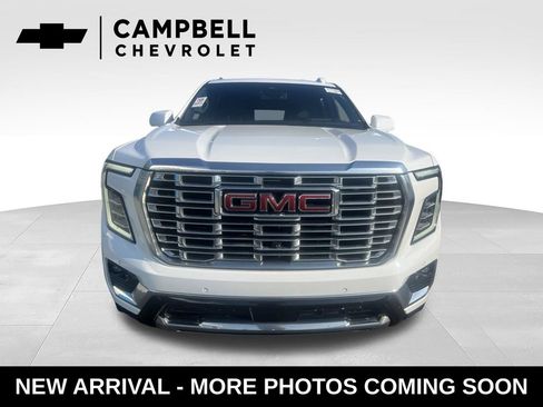Used 2025 GMC Yukon XL Denali AWD/4WD image 8