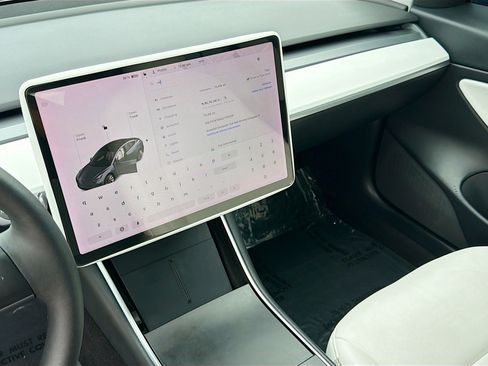 Used 2020 Tesla Model 3 Standard Range Plus image 26