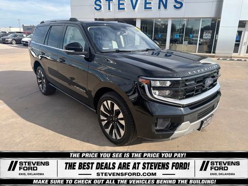 Used 2025 Ford Expedition Platinum w/ Driver's Package AWD/4WD image 5