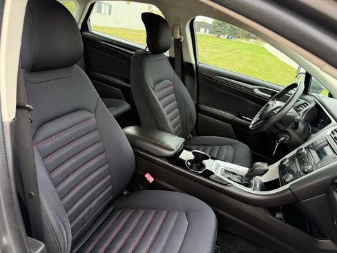 Used 2014 Ford Fusion SE w/ Equipment Group 201A FWD image 26