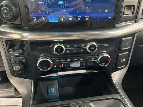 Used 2021 Ford F150 Lariat w/ Equipment Group 502A High image 17