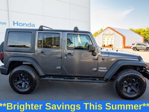 Used 2017 Jeep Wrangler Unlimited Sport w/ Quick Order Package 24S AWD/4WD image 16