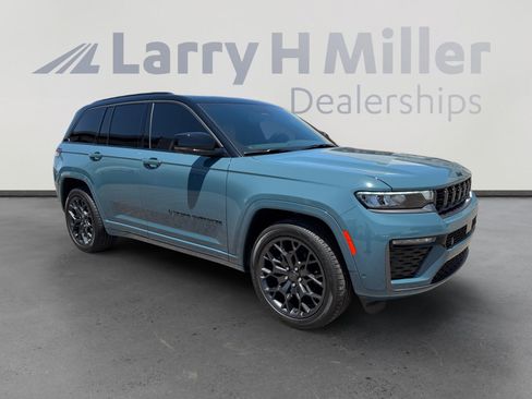 Used 2026 Jeep Grand Cherokee Summit w/ Obsidian Package AWD/4WD image 7