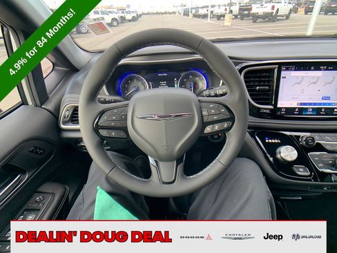 New 2026 Chrysler Pacifica Select w/ S Appearance Package image 15