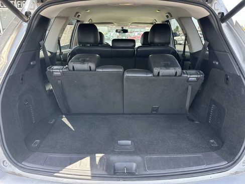 Used 2019 Nissan Pathfinder SL FWD image 10