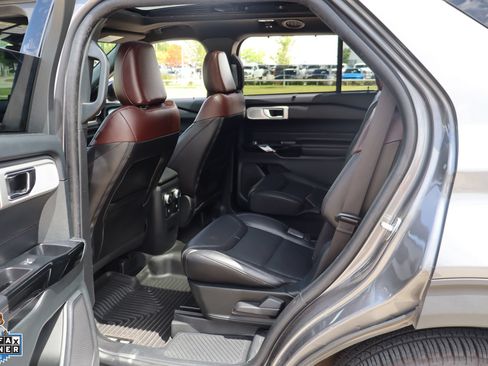 Certified 2022 Ford Explorer Platinum w/ Equipment Group 601A RWD image 27