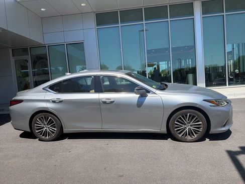 Used 2022 Lexus ES 350 w/ Premium Package FWD image 4