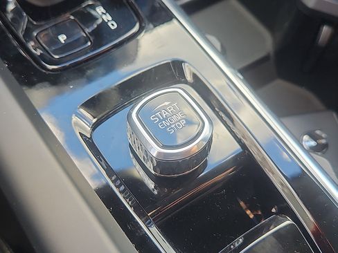 New 2026 Volvo XC60 B5 Ultra w/ Protection Package Premier image 16