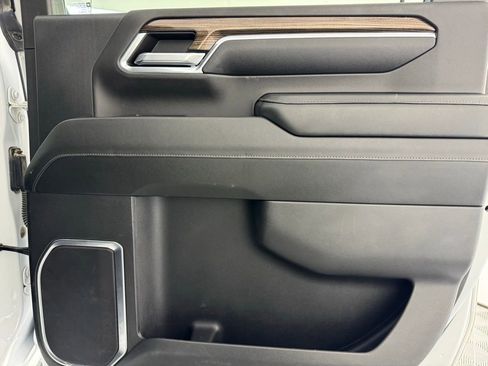 Used 2024 Chevrolet Silverado 2500 LT image 16