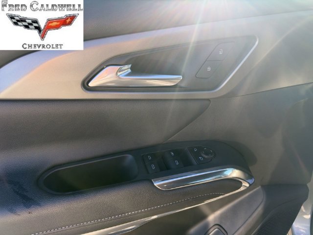 Used 2026 Chevrolet Traverse LT FWD image 28