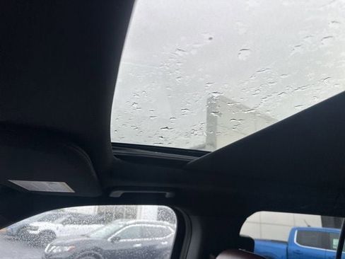 Used 2024 Ford Expedition Limited image 24