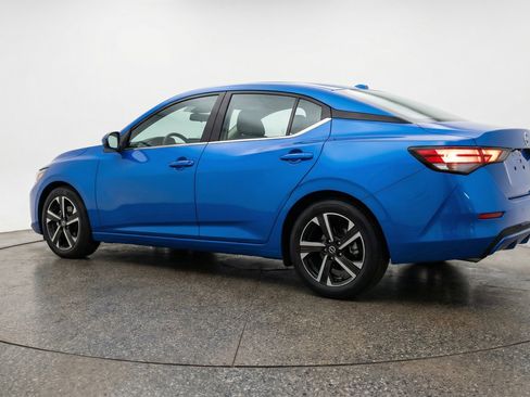 Used 2025 Nissan Sentra SV image 6