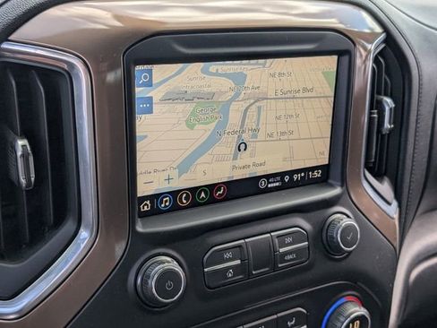 Used 2021 Chevrolet Silverado 1500 High Country w/ Technology Package AWD/4WD image 19