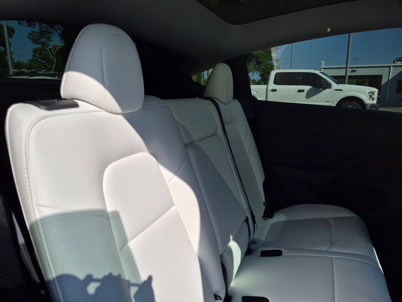 Used 2025 Tesla Model Y Long Range RWD image 33