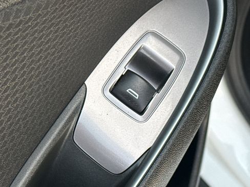 Used 2024 Chevrolet Malibu LS FWD image 29