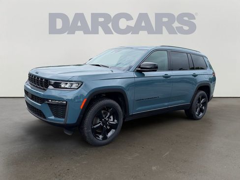 New 2026 Jeep Grand Cherokee L Limited w/ Limited Altitude Package AWD/4WD image 3