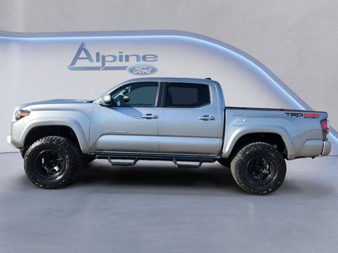 Used 2022 Toyota Tacoma SR image 2