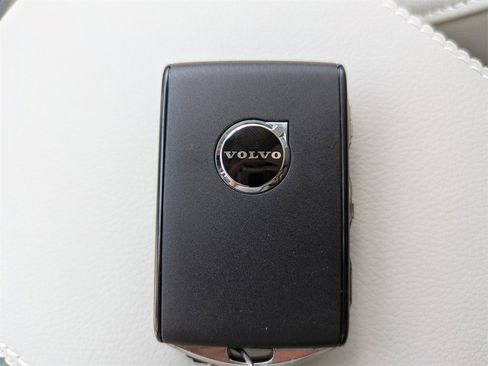 New 2026 Volvo XC40 B5 Plus w/ Climate Package image 29