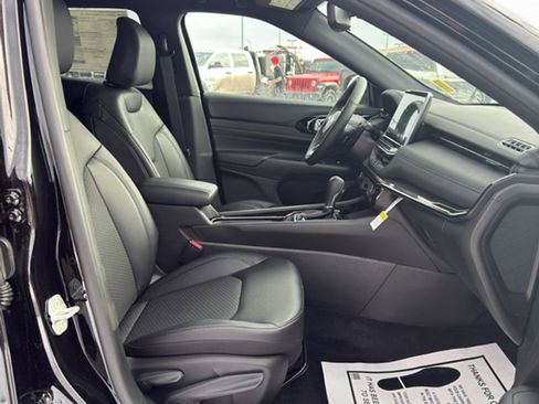 New 2026 Jeep Compass Latitude AWD/4WD image 17