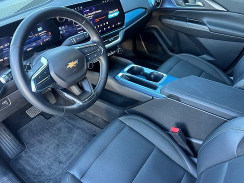 Used 2024 Chevrolet Equinox EV LT image 11