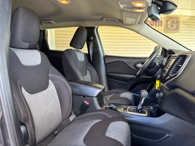 Used 2014 Jeep Cherokee Latitude AWD/4WD image 25