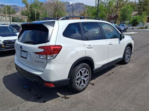 Used 2024 Subaru Forester Premium AWD/4WD image 3