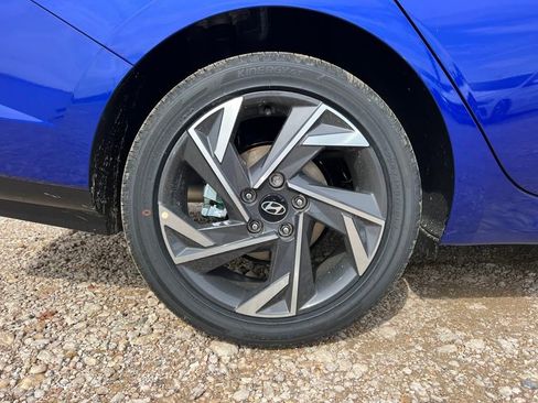 Used 2025 Hyundai Elantra SEL w/ Cargo Package image 11