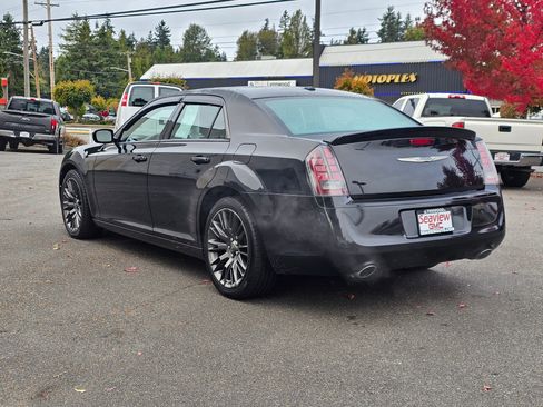 Used 2014 Chrysler 300 C image 5