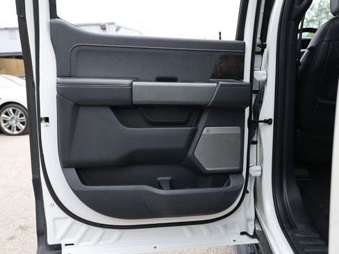 Used 2022 Ford F150 Lightning Lariat image 25