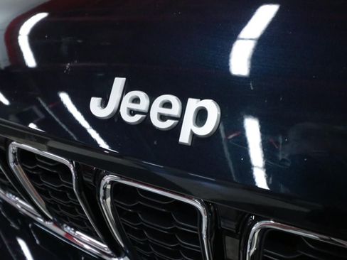Used 2024 Jeep Grand Cherokee L Limited RWD image 35