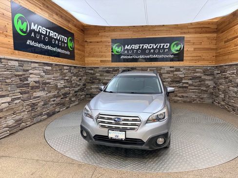 Used 2017 Subaru Outback 2.5i Premium AWD/4WD image 2