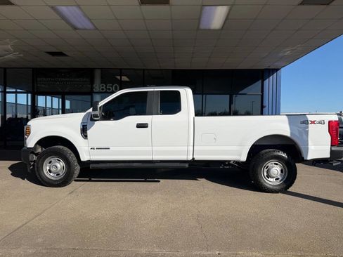 Used 2019 Ford F250 XL w/ Power Equipment Group AWD/4WD image 2