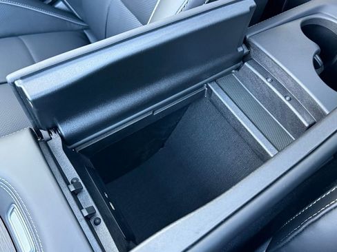 Used 2026 Mercedes-Benz GLS 580 4MATIC image 31