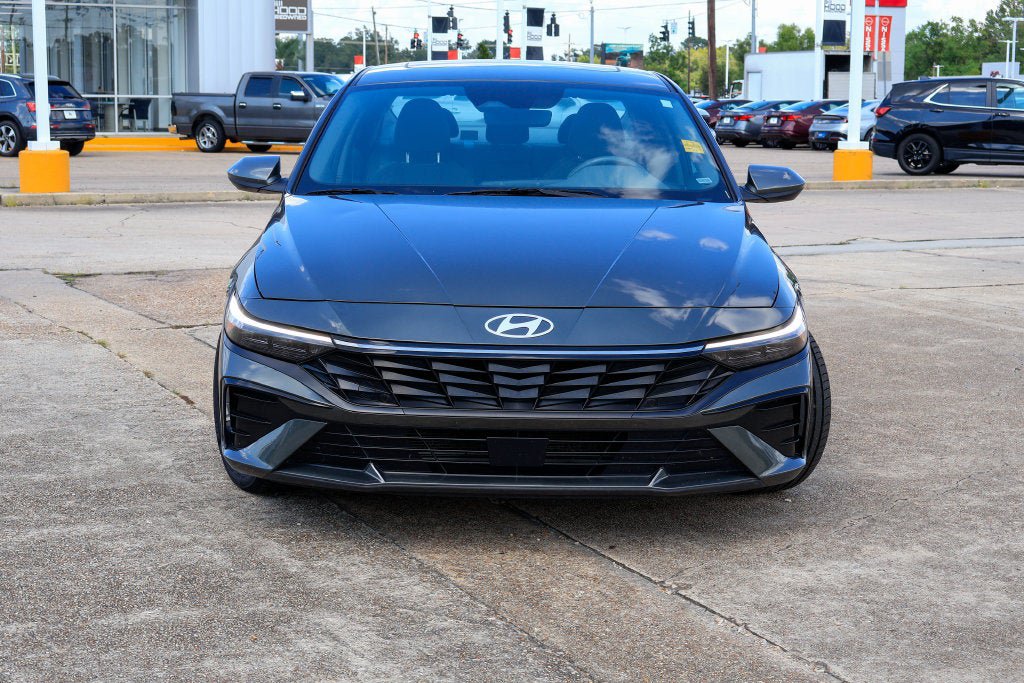Used 2025 Hyundai Elantra SEL FWD image 23