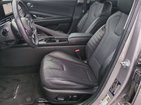 Used 2023 Hyundai Elantra Limited image 15