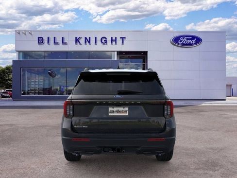 New 2026 Ford Explorer Active RWD image 5