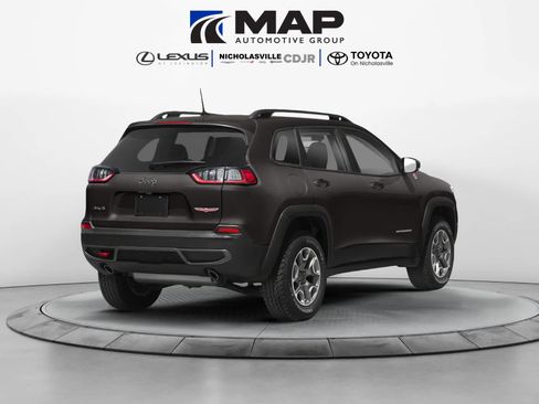 Used 2019 Jeep Cherokee Trailhawk w/ Comfort/Convenience Group image 2