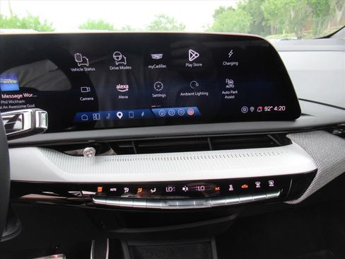 Certified 2025 Cadillac Optiq Luxury 2 w/ LPO, Floor Liner Package AWD/4WD image 28