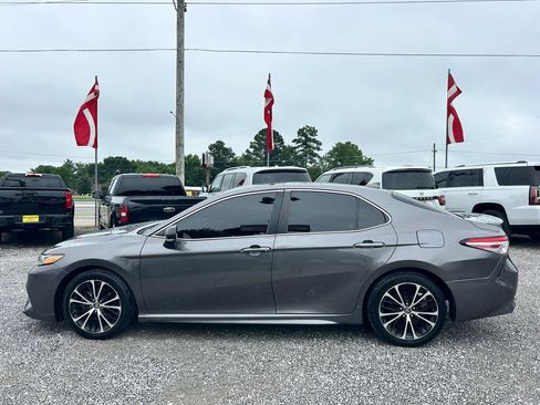 Used 2019 Toyota Camry SE w/ Convenience Package FWD image 18