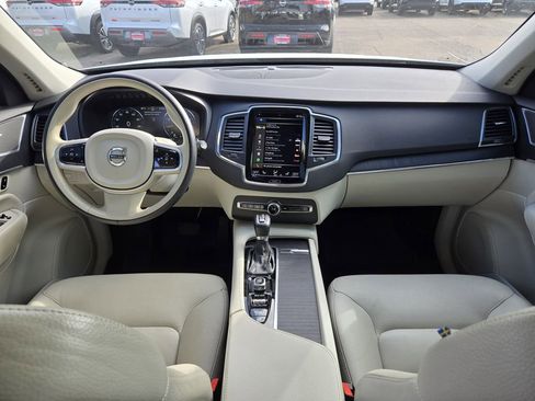 Used 2020 Volvo XC90 T5 Momentum image 8