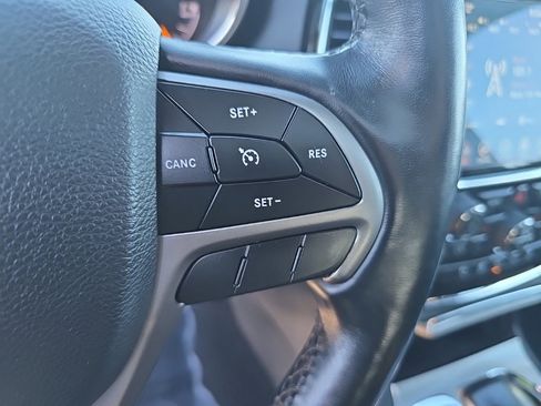 Certified 2021 Jeep Grand Cherokee Limited image 25