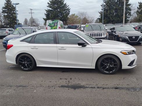 Used 2023 Honda Civic Sport image 2