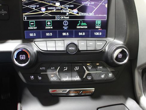 Used 2016 Chevrolet Corvette Z06 w/ 3LZ Preferred Equipment Group RWD image 18