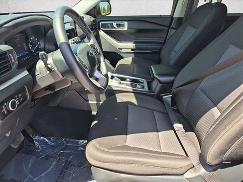 Used 2023 Ford Explorer XLT AWD/4WD image 15