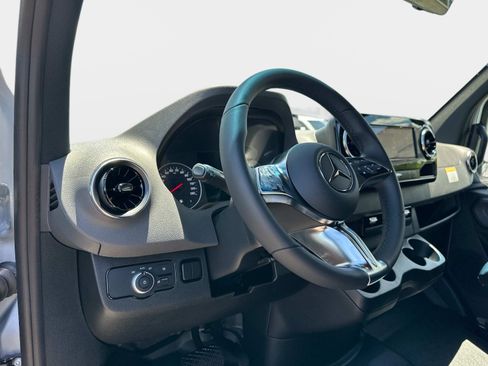 New 2025 Mercedes-Benz Sprinter 2500 image 11