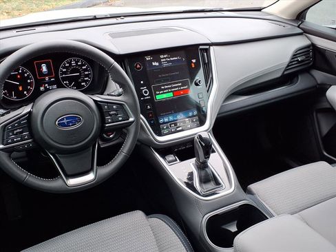 Used 2025 Subaru Outback Premium image 4