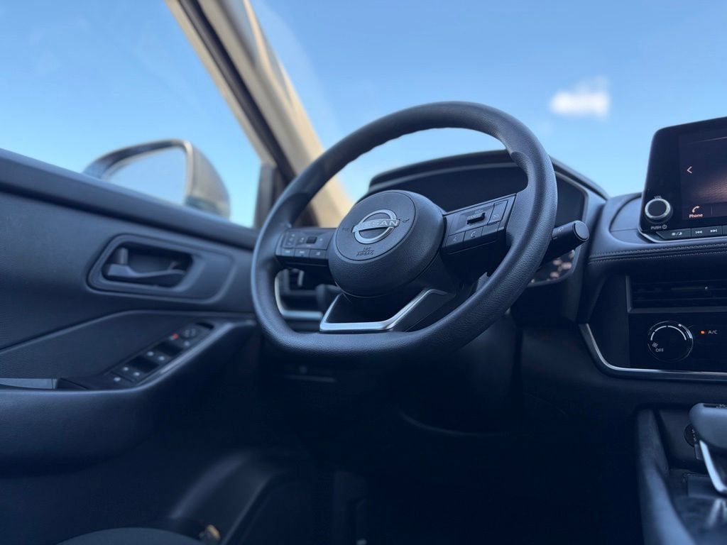 Used 2024 Nissan Rogue S AWD/4WD image 34