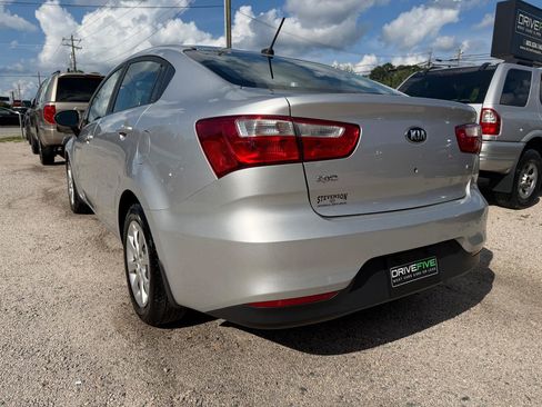 Used 2017 Kia Rio LX FWD image 3